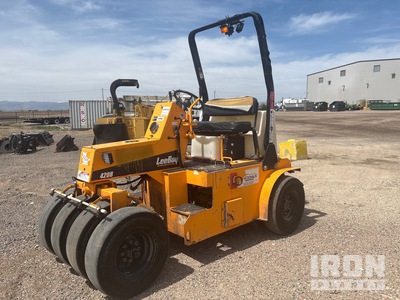 2016 LeeBoy 420 9 Wheel Pneumatic Roller