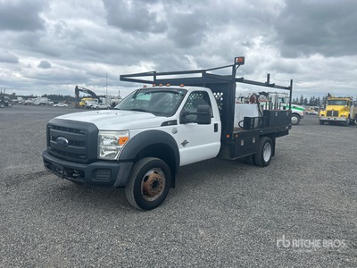 2015 Ford F-550 XL 4x2 شاحنة مسطحة