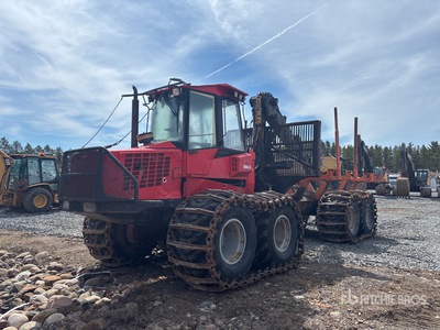2013 Komatsu 890.3 8x8 Clam Bunk Log Forwarder (Inoperable)