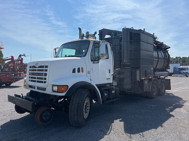 2003 Sterling LT9500 6x4 Vacuum Excavator Truck