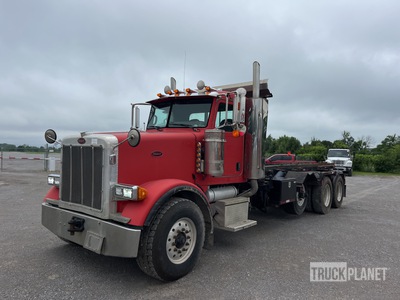 2006 Peterbilt 357 8x4 8x4 Roll-Off Truck