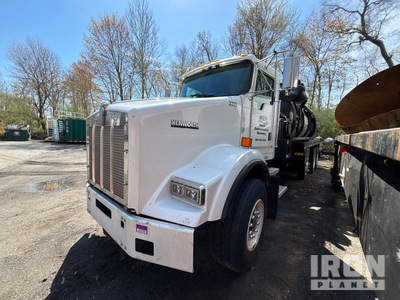 2000 Presvac 3500 gal on 2001 Kenworth T800 8x4 Vacuüm tankwagen (Inoperable)