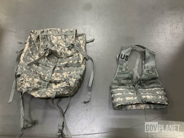 (100) Fighting Load Carriers & (43) Large Field Rucksacks