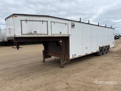 2009 Bow-Ridge Trailer 28 ft Tri/A Gooseneck Remolque Cerrado