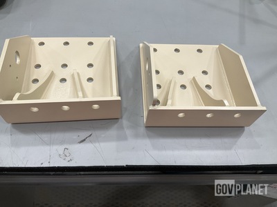 (100) Oshkosh 3833678 Vehicular Components Brackets
