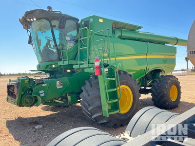 2013 John Deere S680 4x4 Maaidorser