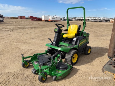 2015 John Deere 1550 4x2 Ride-On Cortacesped