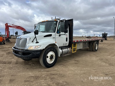 2013 International DuraStar 4300 4x2 Flatbed Truck