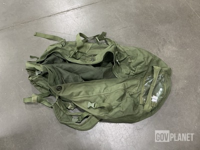 (32) Duffel Bags