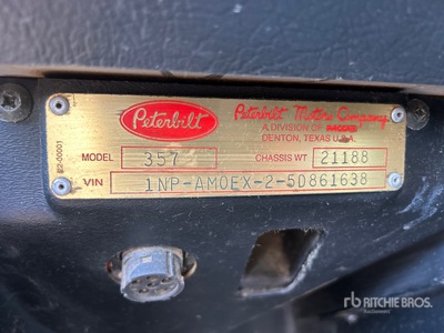 Palfinger PK18500 8 ton Knuckle Boom on 2005 Peterbilt 6x6 Boom Truck