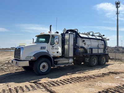 2008 Cusco on 2008 Mack GU813 Granite 6x4 Vacuum Excavator Truck