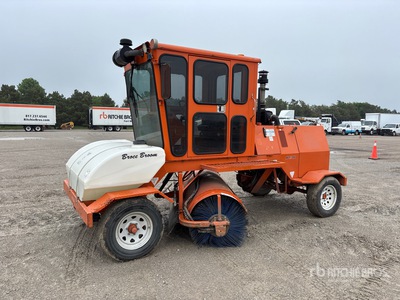 2021 Broce RCT350 Self-Propelled Broom