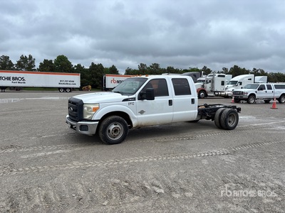 2015 Ford F-350 4x2 Crew Cab Cab and Chassis