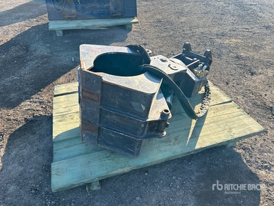 Bobcat 22 in Rotating Excavator Grapple