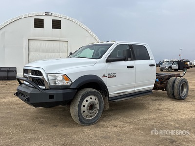 2015 Ram 5500 4x4 Crew Cab Cabine et châssis