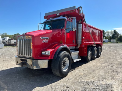 2007 Kenworth T800 Tri/A Dump Truck
