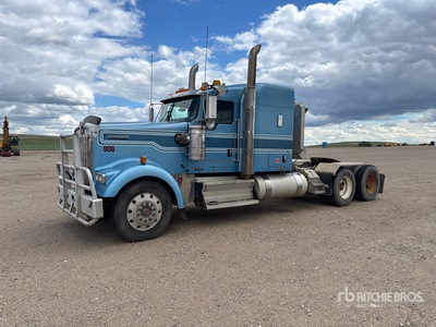 2013 Kenworth W900 6x4 6x4 T/A Sleeper Truck Tractor