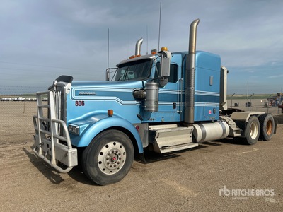 2013 Kenworth W900 6x4 6x4 T/A Sleeper Truck Tractor