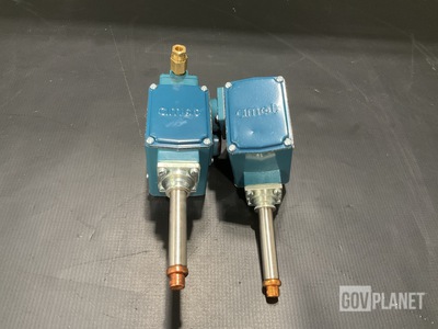 (2) Amot 4140AR1H11CA3-AVA Temperature Switches