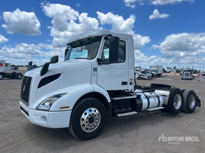 2022 Volvo VNR300 6x4 T/A Day Cab Truck Tractor