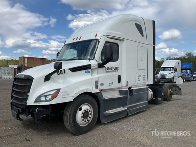 2020 Freightliner Cascadia 126 6x4 T/A Sleeper Truck Tractor