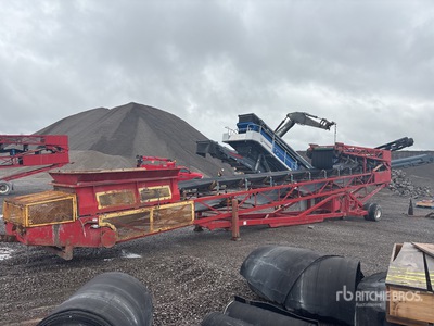 2016 JD Conveyors 2100 36 in x 80 ft Portable Radial Stacking Conveyor