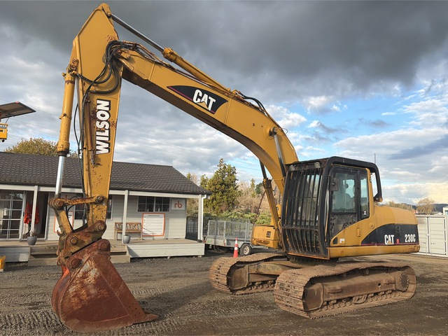 2002 Cat 320C: Tracked Excavator