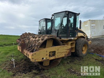 2003 Cat CS563E Smooth Drum Compactor
