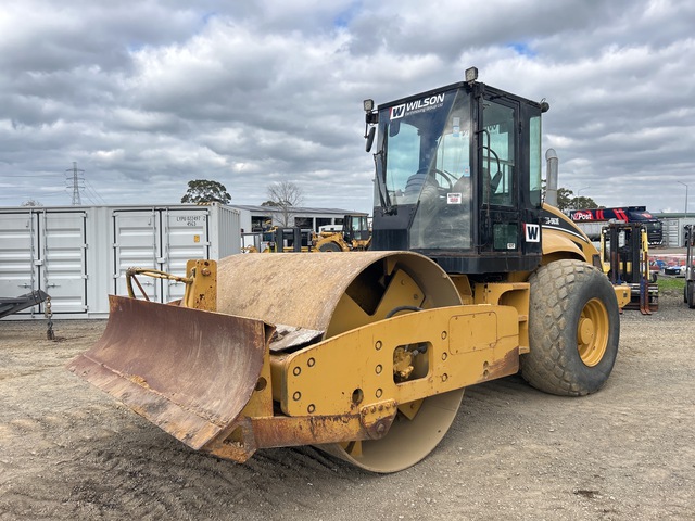 2003 Cat CS563E Smooth Drum Compactor