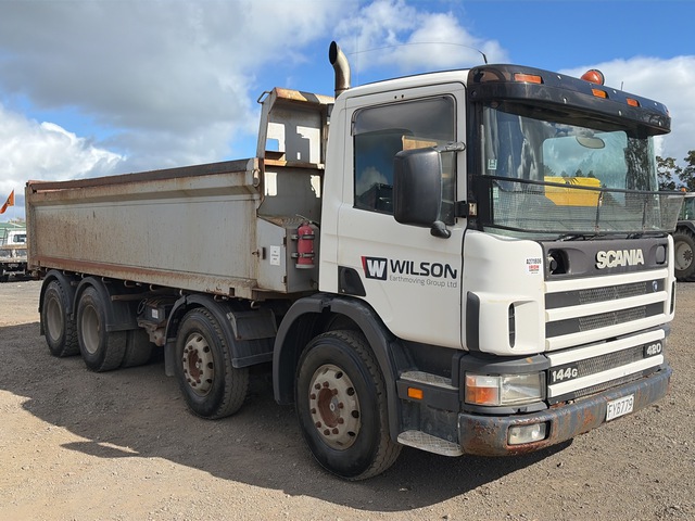 2005 Scania P124 8x4 Twin-Steer Tipper Truck