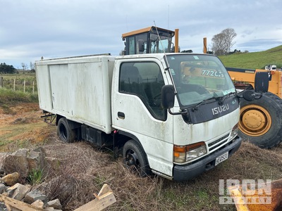 1996 Isuzu ELF 4x2 Gesloten vrachtwagen (Inoperable)