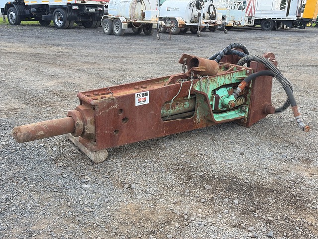 Montabert 110 mm Q/C Hydraulic Breaker