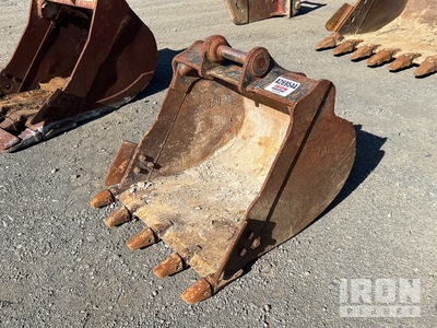 900 mm Q/C Digging Excavator Bucket - Fits Cat 308