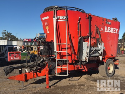 2012 Abbey Machinery VF-1850 Tow-Behind Mezclador de alimentacion