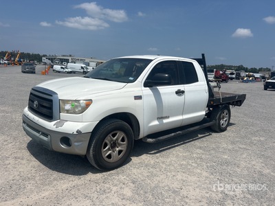 2010 Toyota Tundra 4x2 Extended Cab Flatbed Truck