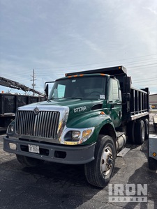 2006 International 7400 6x4 Camion à benne tandem (Inoperable)