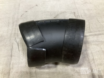 (3) Eaton-Aeroquip FC9423-2432-66 Pipe Elbows