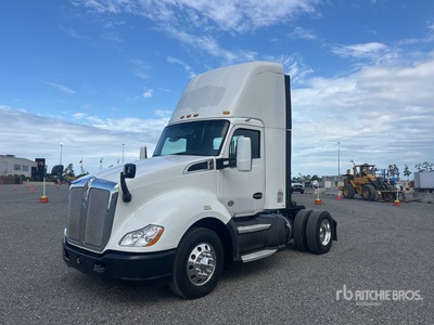 2016 Kenworth T680 4x2 Ciągnik siodłowy z kabiną dzienną S/A