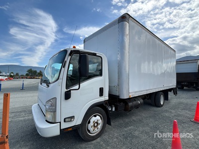 2010 Isuzu NPR Furgoneta caja cerrada