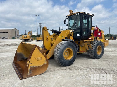 2022 Cat 930M Pala gommata