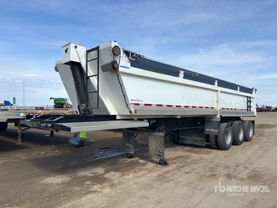 2013 Neustar 32 ft Tri/A Tipping Trailer