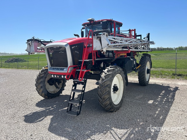 2022 Apache AS1050 4x2 Self-Propelled Sprayer