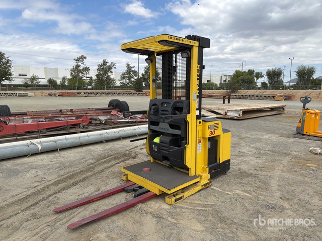 2004 Hyster R30XMS2 3000 lb Order Picker
