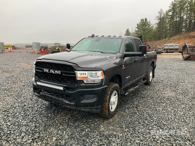 2022 Ram 3500 4x4 Crew Cab Pickup