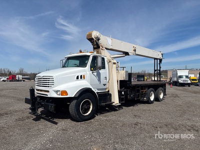 2002 National 900A 26 ton Straight Boom on 2002 Sterling L9500 6x4 Camion à Fèche