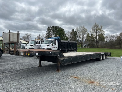 2007 Trail-Eze 40000 lb 48 ft T/A Hydraulic Tail Trailer