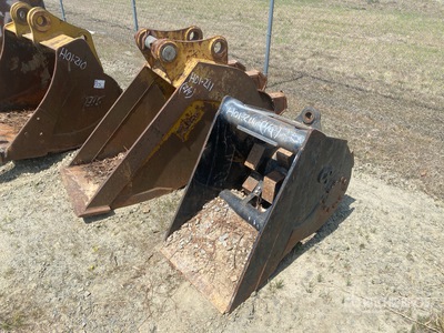 Quantity of (4) 24 in Trenching 24 In Trenching Excavator Bucket