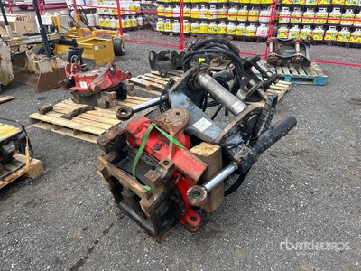 2016 Rototilt R8 Hydraulic Quick Coupler
