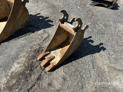 12 in Digging Excavator Bucket