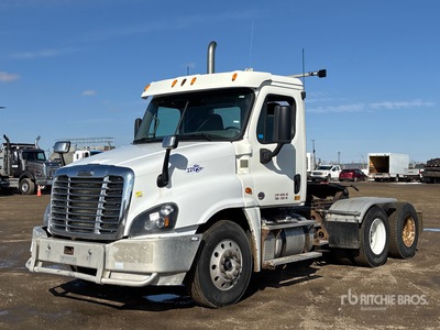 2015 Freightliner Cascadia 125 6x4 Ciągnik siodłowy T/A z kabiną dzienną